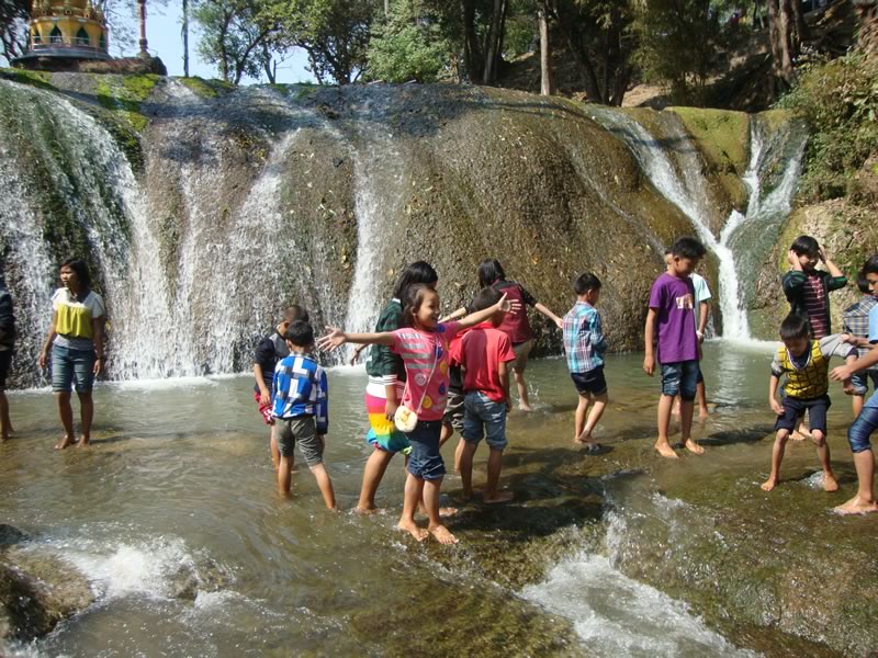 Ausflug zu den wunderschönen Anisakan-Wasserfällen