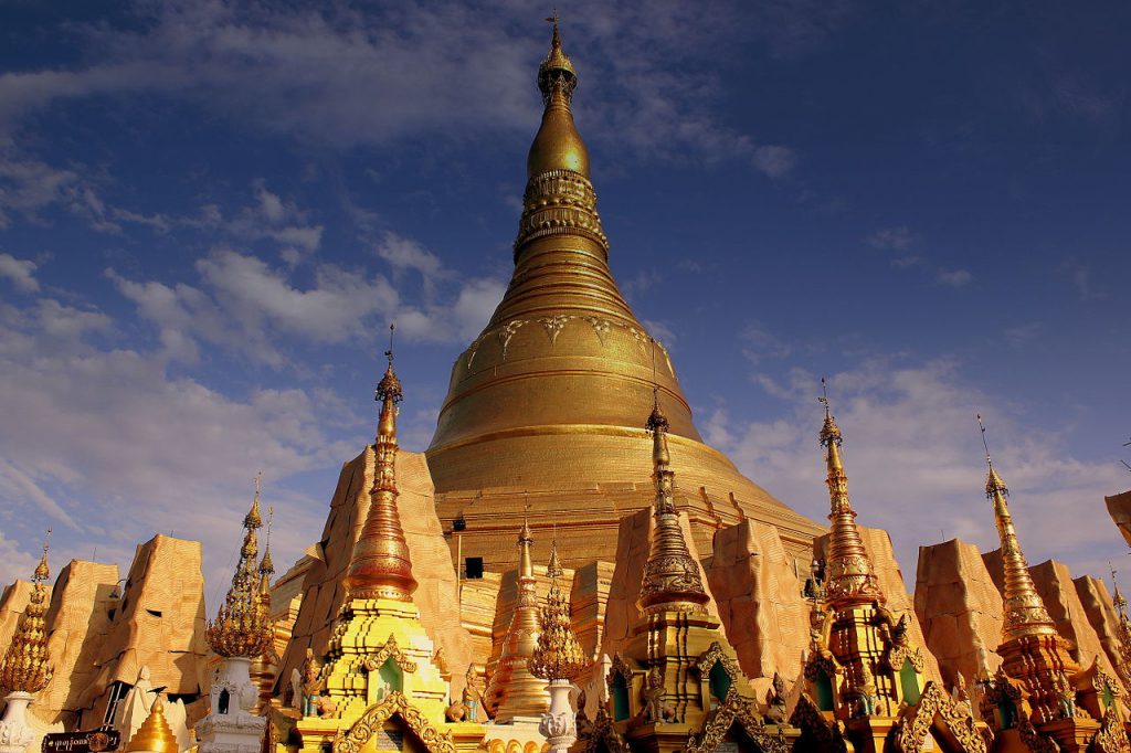 Shwedagon-Pagode in Yangon - (c) calflier001 - SHWE DAGON BUDDIST PAGODA YANGON MYANMA JAN2013